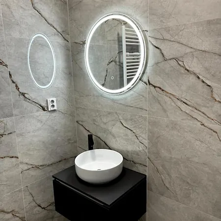 Apartment Mystical 2-bed In Heart Of